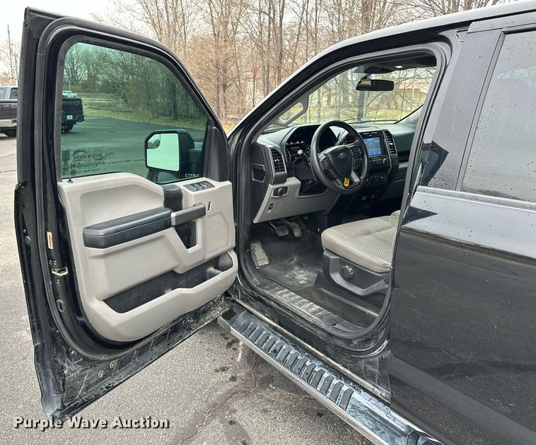 image for item DF8447 2020 Ford F150 SuperCrew pickup truck