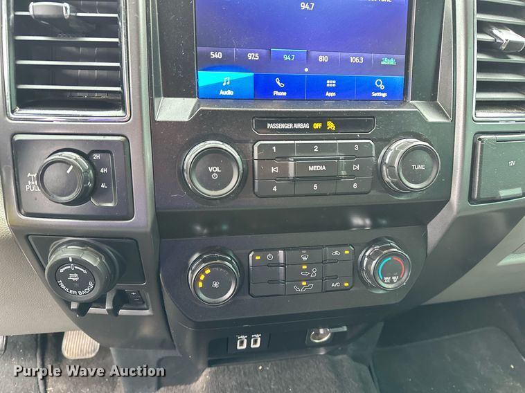 image for item DF8447 2020 Ford F150 SuperCrew pickup truck