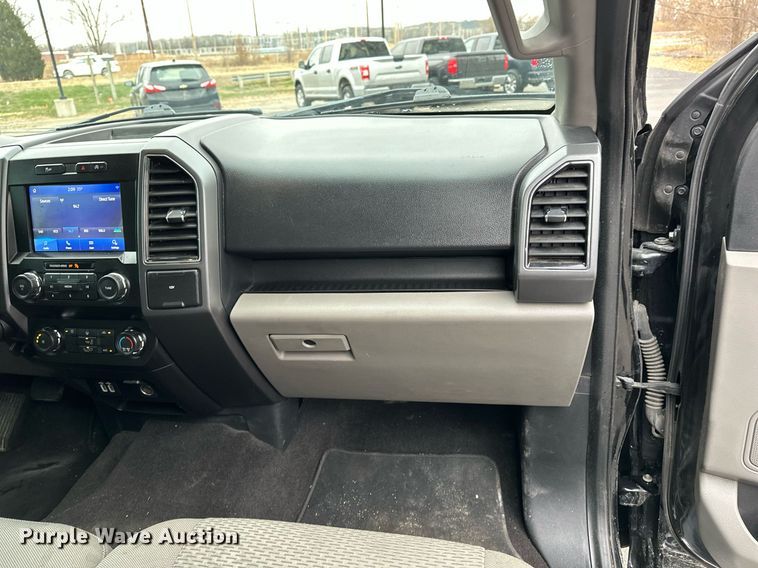 image for item DF8447 2020 Ford F150 SuperCrew pickup truck