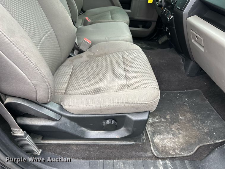 image for item DF8447 2020 Ford F150 SuperCrew pickup truck