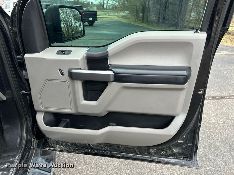 image for item DF8447 2020 Ford F150 SuperCrew pickup truck