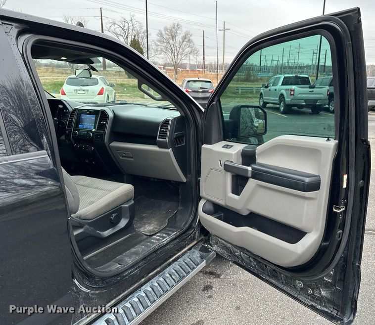 image for item DF8447 2020 Ford F150 SuperCrew pickup truck