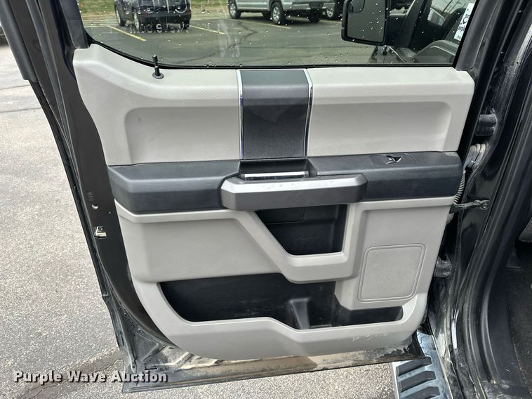 image for item DF8447 2020 Ford F150 SuperCrew pickup truck