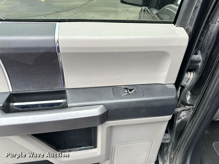 image for item DF8447 2020 Ford F150 SuperCrew pickup truck