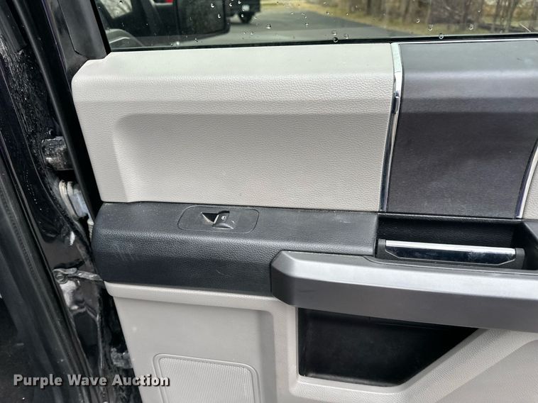 image for item DF8447 2020 Ford F150 SuperCrew pickup truck