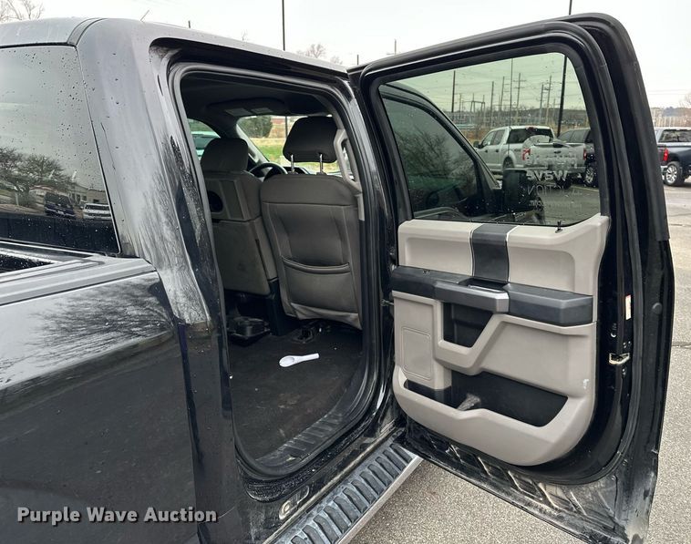 image for item DF8447 2020 Ford F150 SuperCrew pickup truck