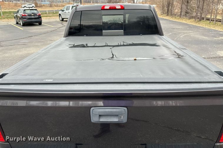 image for item DF8448 2015 Chevrolet Silverado 1500 Crew Cab pickup truck