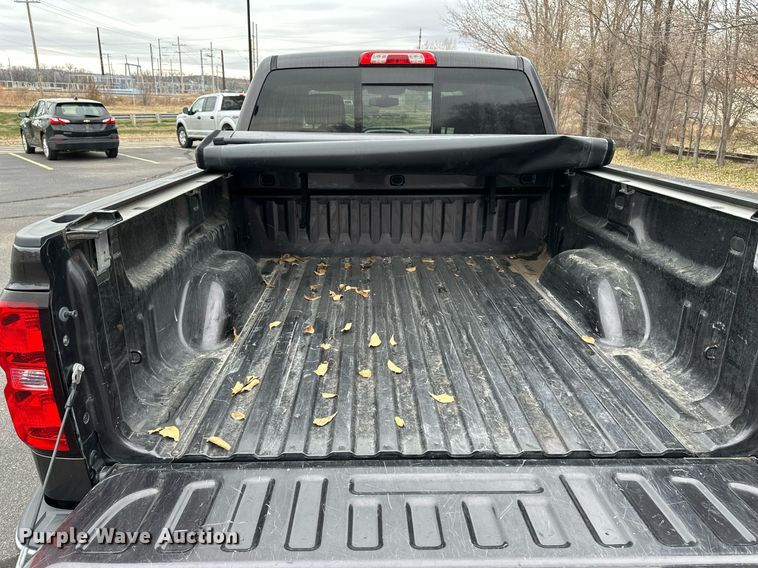 image for item DF8448 2015 Chevrolet Silverado 1500 Crew Cab pickup truck