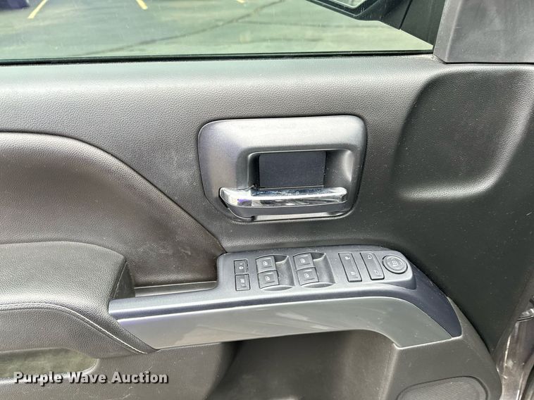 image for item DF8448 2015 Chevrolet Silverado 1500 Crew Cab pickup truck