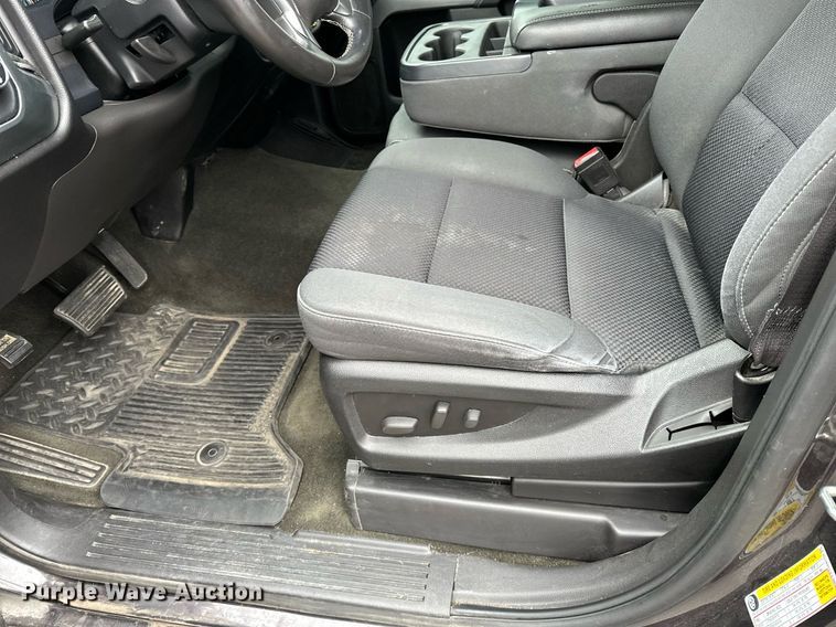 image for item DF8448 2015 Chevrolet Silverado 1500 Crew Cab pickup truck