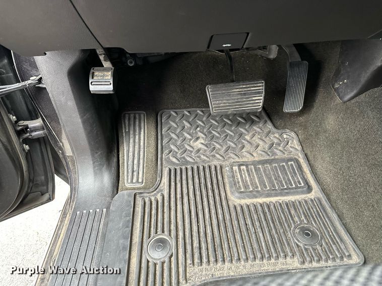 image for item DF8448 2015 Chevrolet Silverado 1500 Crew Cab pickup truck