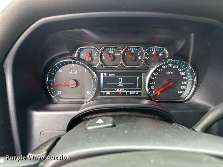 image for item DF8448 2015 Chevrolet Silverado 1500 Crew Cab pickup truck