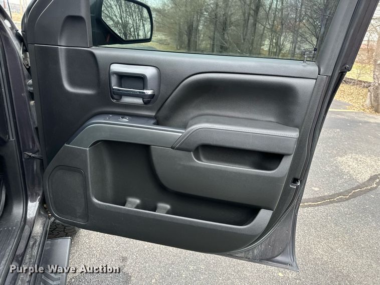 image for item DF8448 2015 Chevrolet Silverado 1500 Crew Cab pickup truck