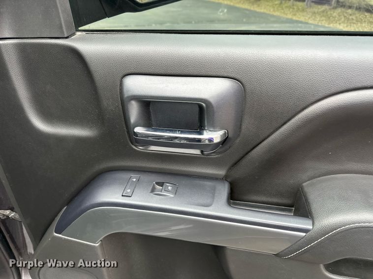 image for item DF8448 2015 Chevrolet Silverado 1500 Crew Cab pickup truck