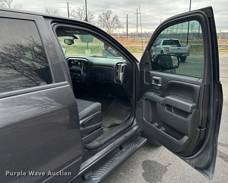 image for item DF8448 2015 Chevrolet Silverado 1500 Crew Cab pickup truck