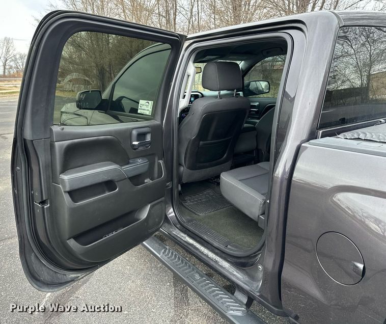 image for item DF8448 2015 Chevrolet Silverado 1500 Crew Cab pickup truck