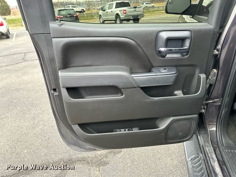 image for item DF8448 2015 Chevrolet Silverado 1500 Crew Cab pickup truck