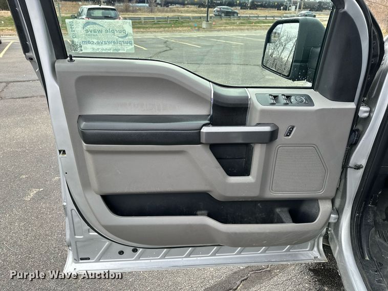 image for item DF8449 2019 Ford F150 SuperCrew pickup truck