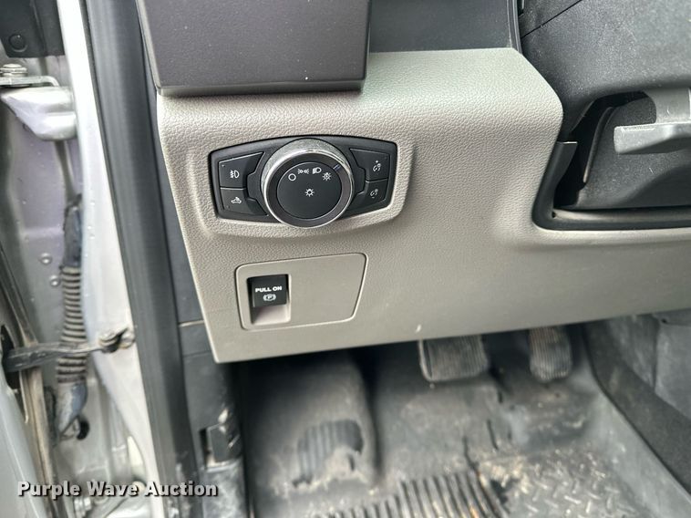 image for item DF8449 2019 Ford F150 SuperCrew pickup truck