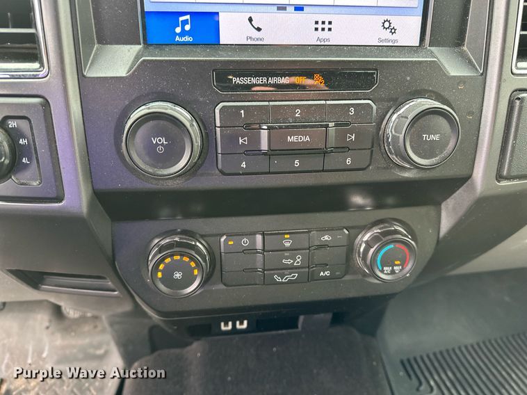 image for item DF8449 2019 Ford F150 SuperCrew pickup truck