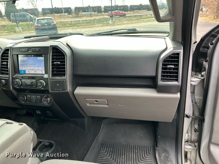 image for item DF8449 2019 Ford F150 SuperCrew pickup truck