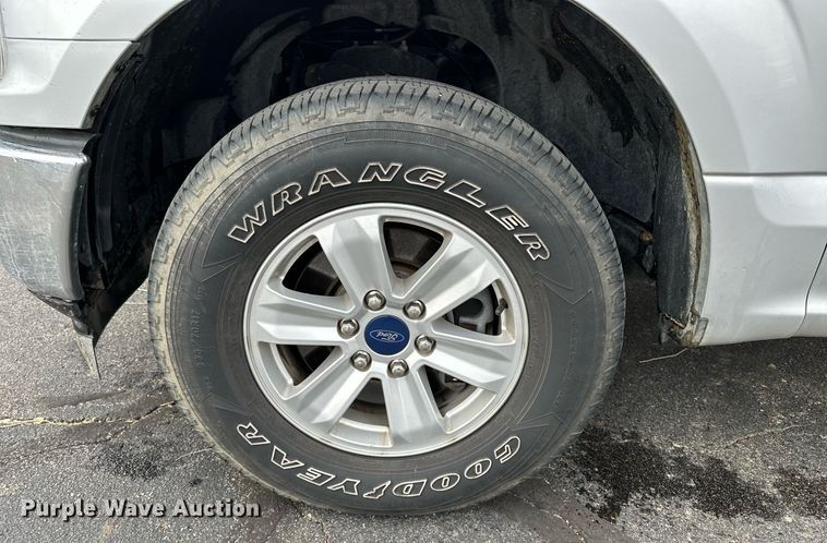 image for item DF8449 2019 Ford F150 SuperCrew pickup truck