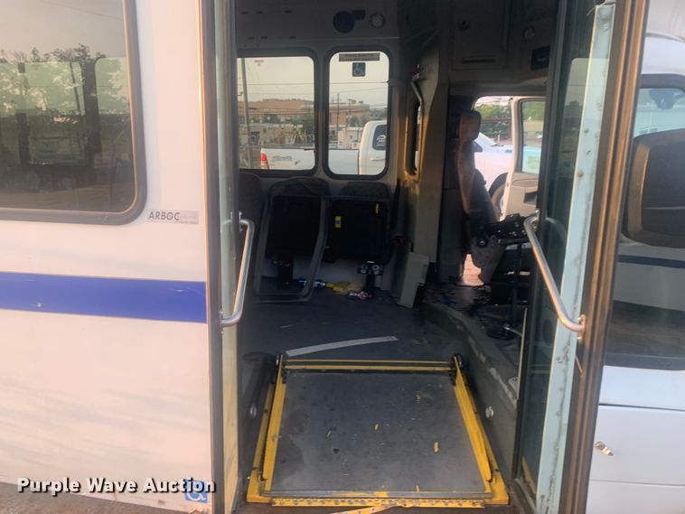 image for item DM1765 2016 Chevrolet  4500 shuttle bus