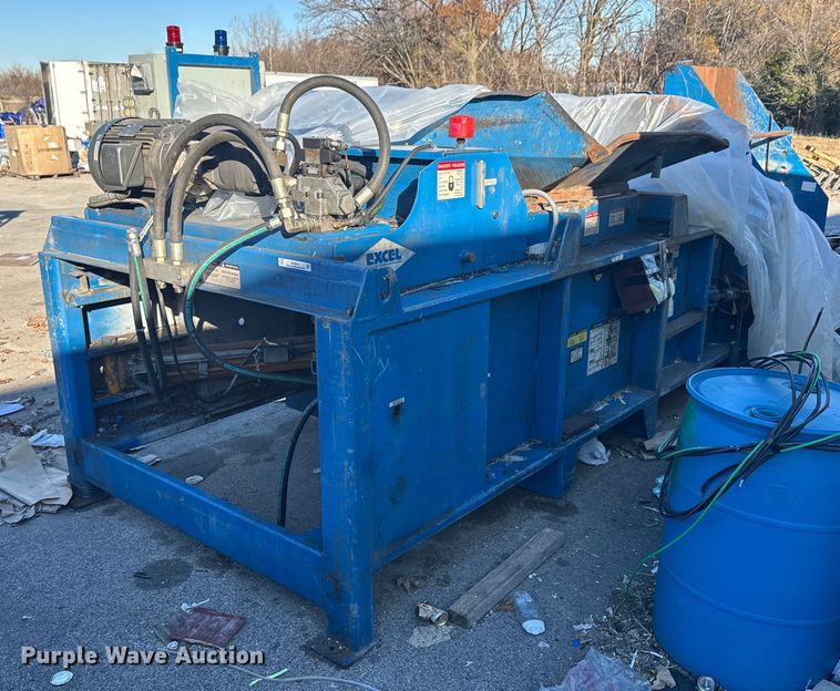 image for item DO0005 1998 Excel EX60 horizontal closed door baler