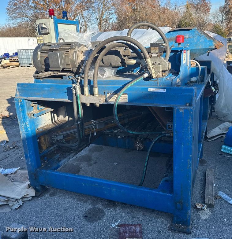 image for item DO0005 1998 Excel EX60 horizontal closed door baler