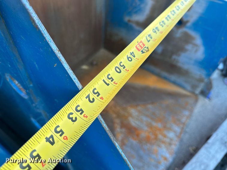 image for item DO0005 1998 Excel EX60 horizontal closed door baler