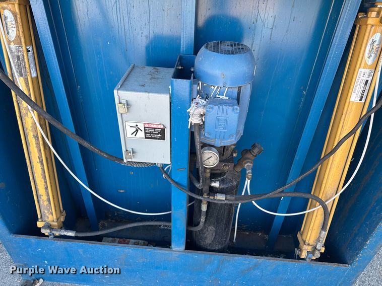 image for item DO0005 1998 Excel EX60 horizontal closed door baler