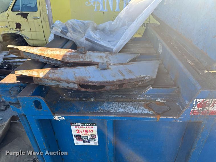 image for item DO0005 1998 Excel EX60 horizontal closed door baler