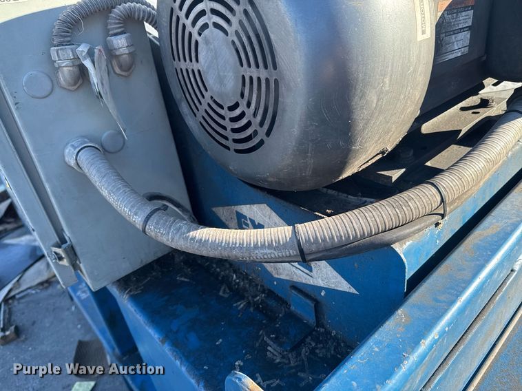 image for item DO0005 1998 Excel EX60 horizontal closed door baler