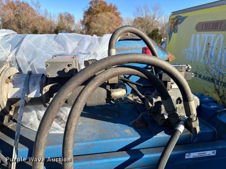 image for item DO0005 1998 Excel EX60 horizontal closed door baler