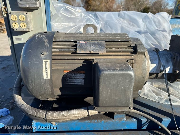 image for item DO0005 1998 Excel EX60 horizontal closed door baler