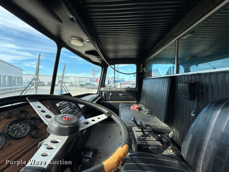 image for item DO0037 1986 Sutphen Deluge pumper fire truck