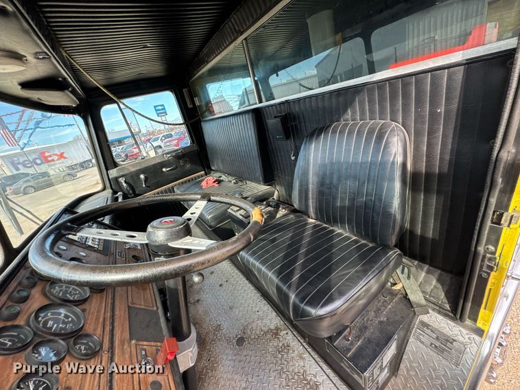 image for item DO0037 1986 Sutphen Deluge pumper fire truck