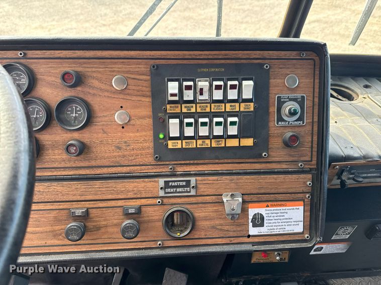 image for item DO0037 1986 Sutphen Deluge pumper fire truck