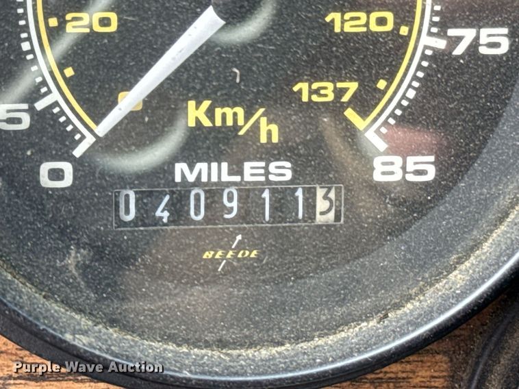 image for item DO0037 1986 Sutphen Deluge pumper fire truck