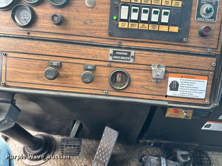 image for item DO0037 1986 Sutphen Deluge pumper fire truck