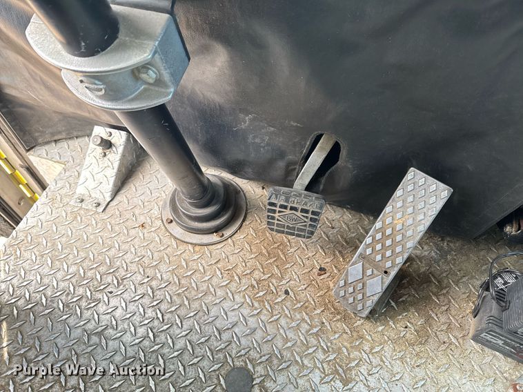 image for item DO0037 1986 Sutphen Deluge pumper fire truck