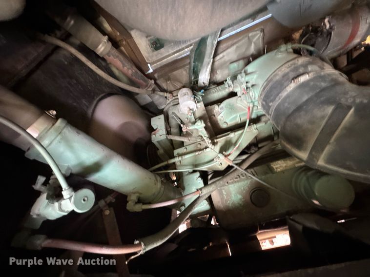 image for item DO0037 1986 Sutphen Deluge pumper fire truck