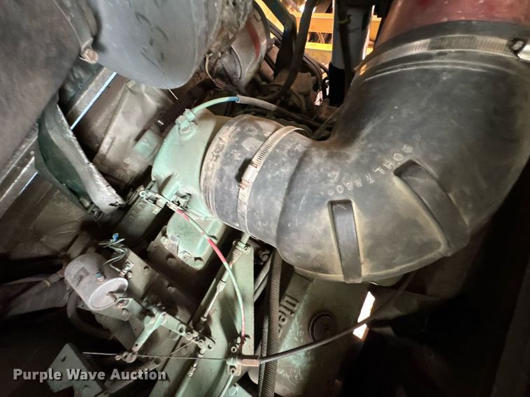 image for item DO0037 1986 Sutphen Deluge pumper fire truck