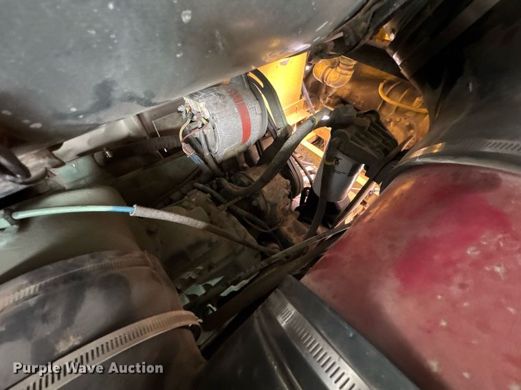 image for item DO0037 1986 Sutphen Deluge pumper fire truck