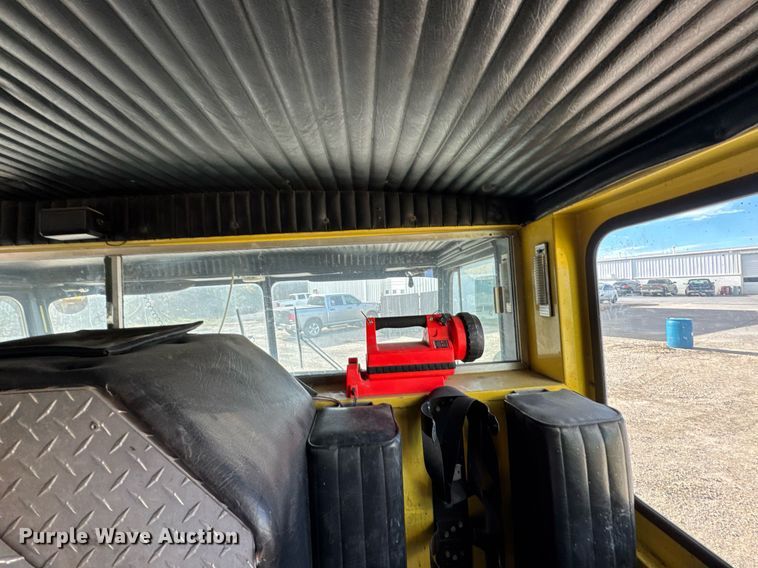 image for item DO0037 1986 Sutphen Deluge pumper fire truck