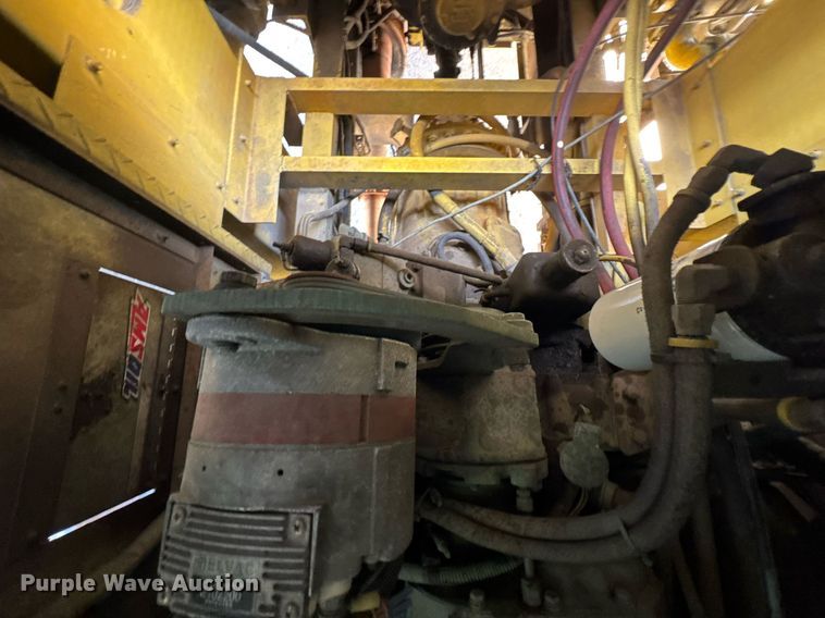 image for item DO0037 1986 Sutphen Deluge pumper fire truck