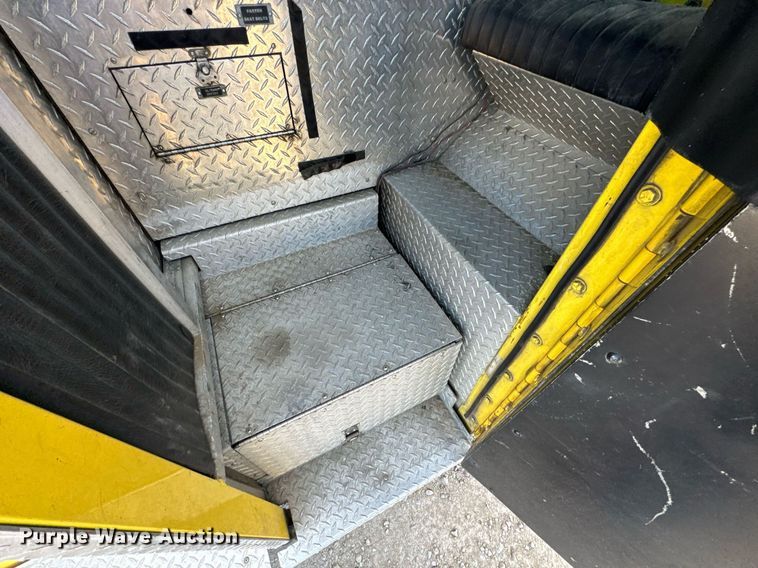 image for item DO0037 1986 Sutphen Deluge pumper fire truck