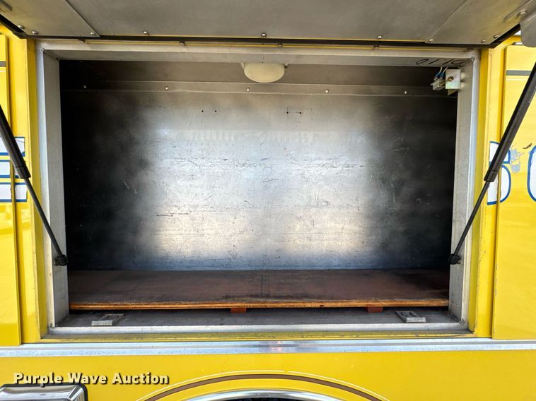 image for item DO0037 1986 Sutphen Deluge pumper fire truck