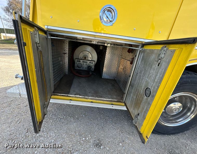 image for item DO0037 1986 Sutphen Deluge pumper fire truck