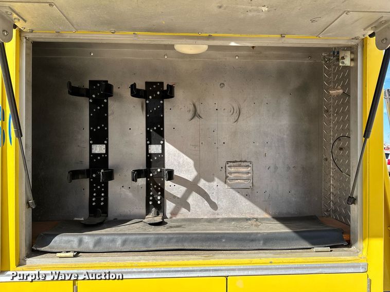 image for item DO0037 1986 Sutphen Deluge pumper fire truck